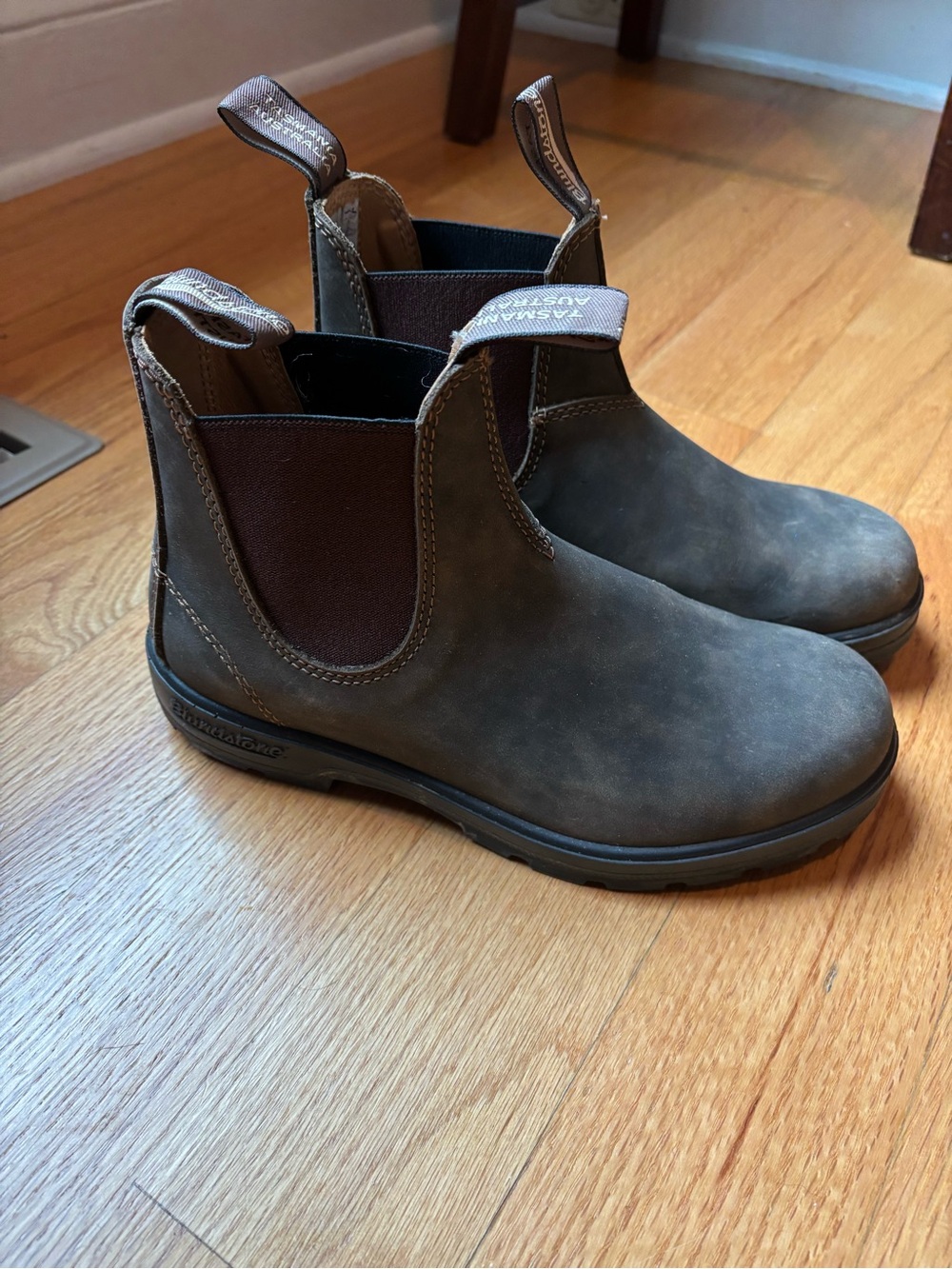Blundstone Iconic 500 Chelsea Pull-On Boots